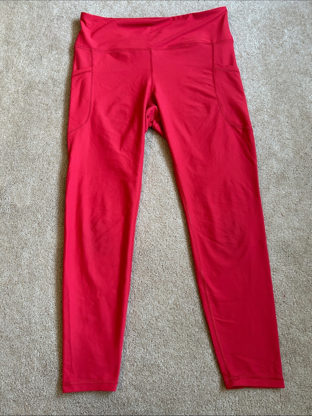 Old Navy Red Powersoft Go-Dry Leggings with Side Pockets - Size L